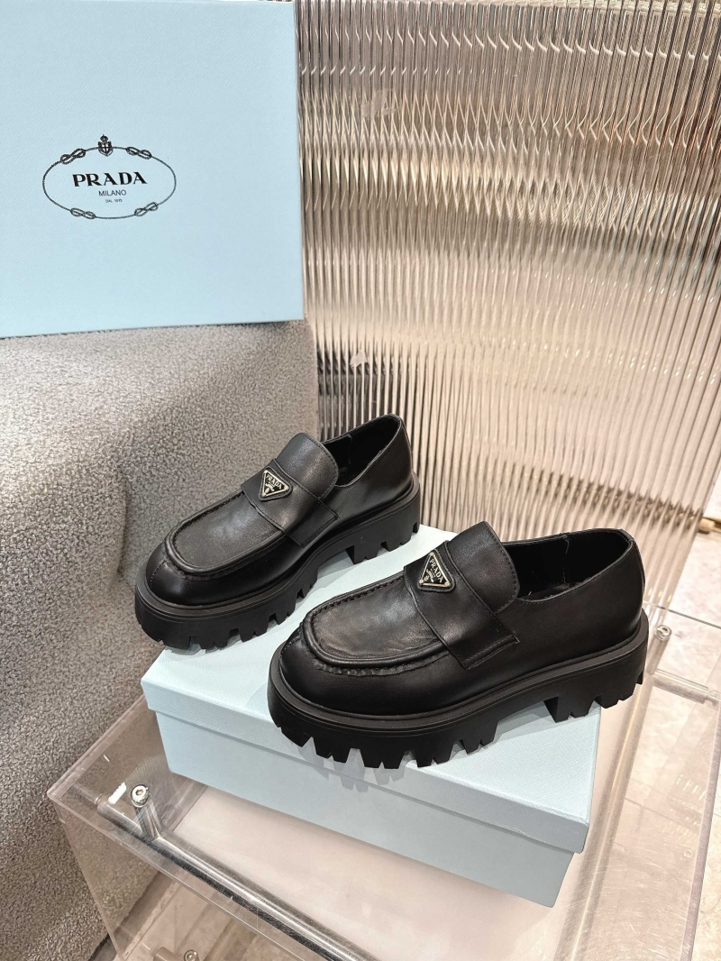 Pra*a flat shoes